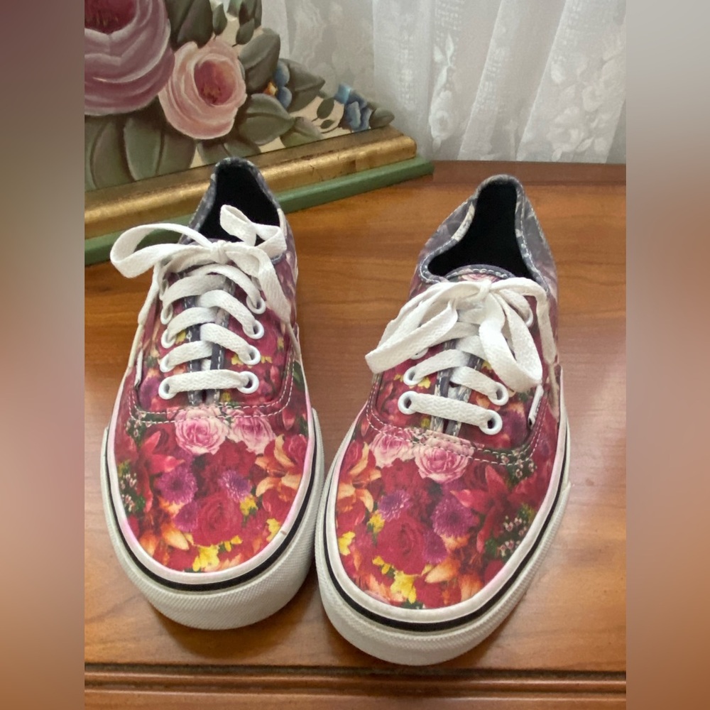 Vans Off The Wall Authentics Floral Fade Shoes  Women's 8/ Men's 6.5